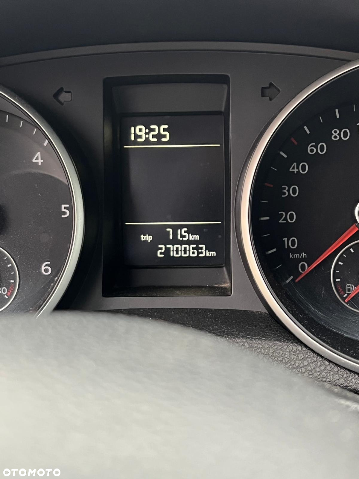 Volkswagen Golf VI 1.6 TDI Comfortline - 11