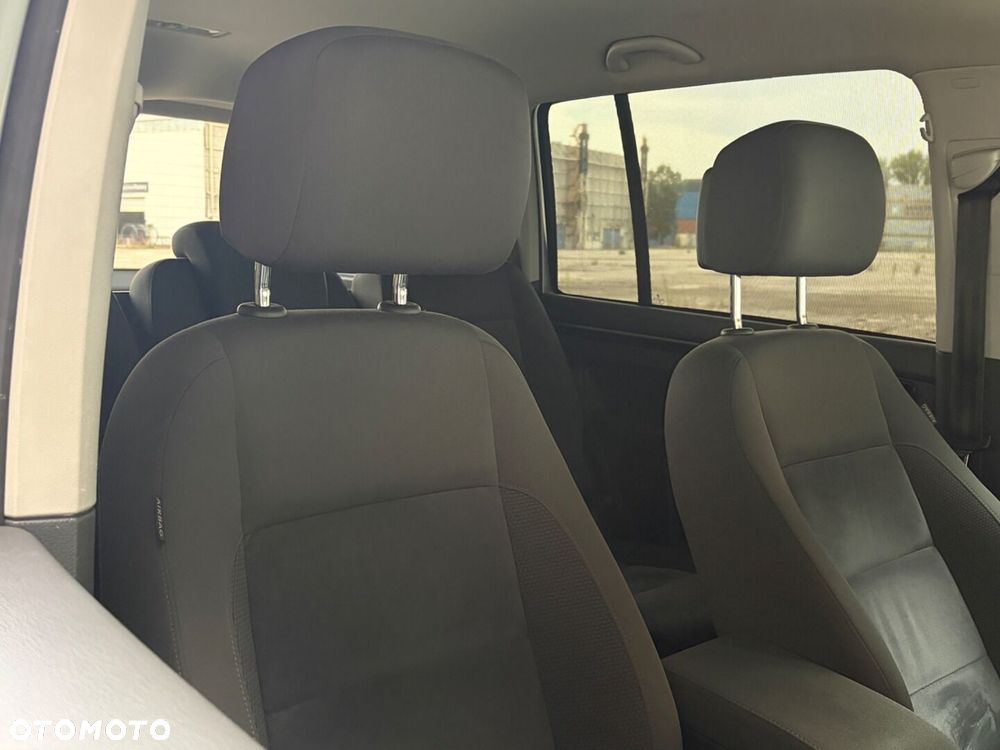 Volkswagen Touran 2.0 TDI DPF Highline - 22