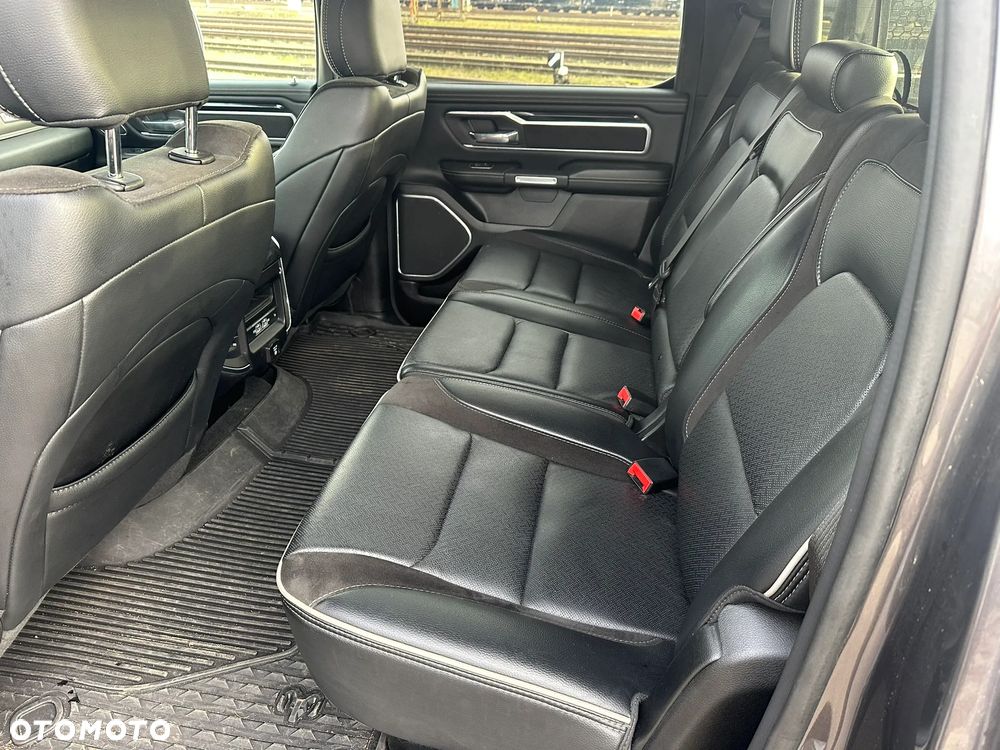 RAM 1500 5.7 Crew Cab Shortbed Laramie Black - 14