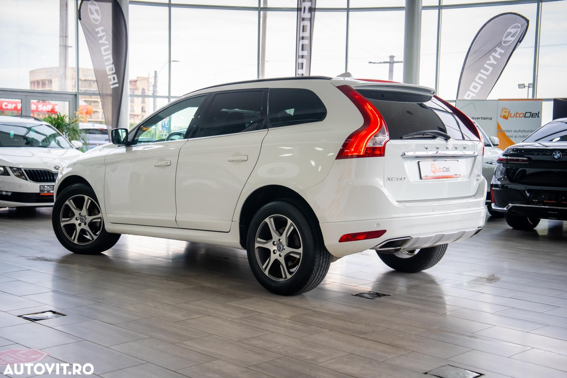 Volvo XC 60 D5 AWD Momentum - 3