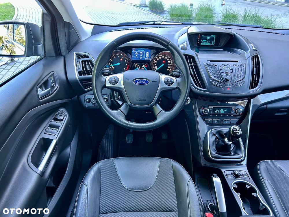 Ford Kuga 1.5 EcoBoost 2x4 Titanium - 24