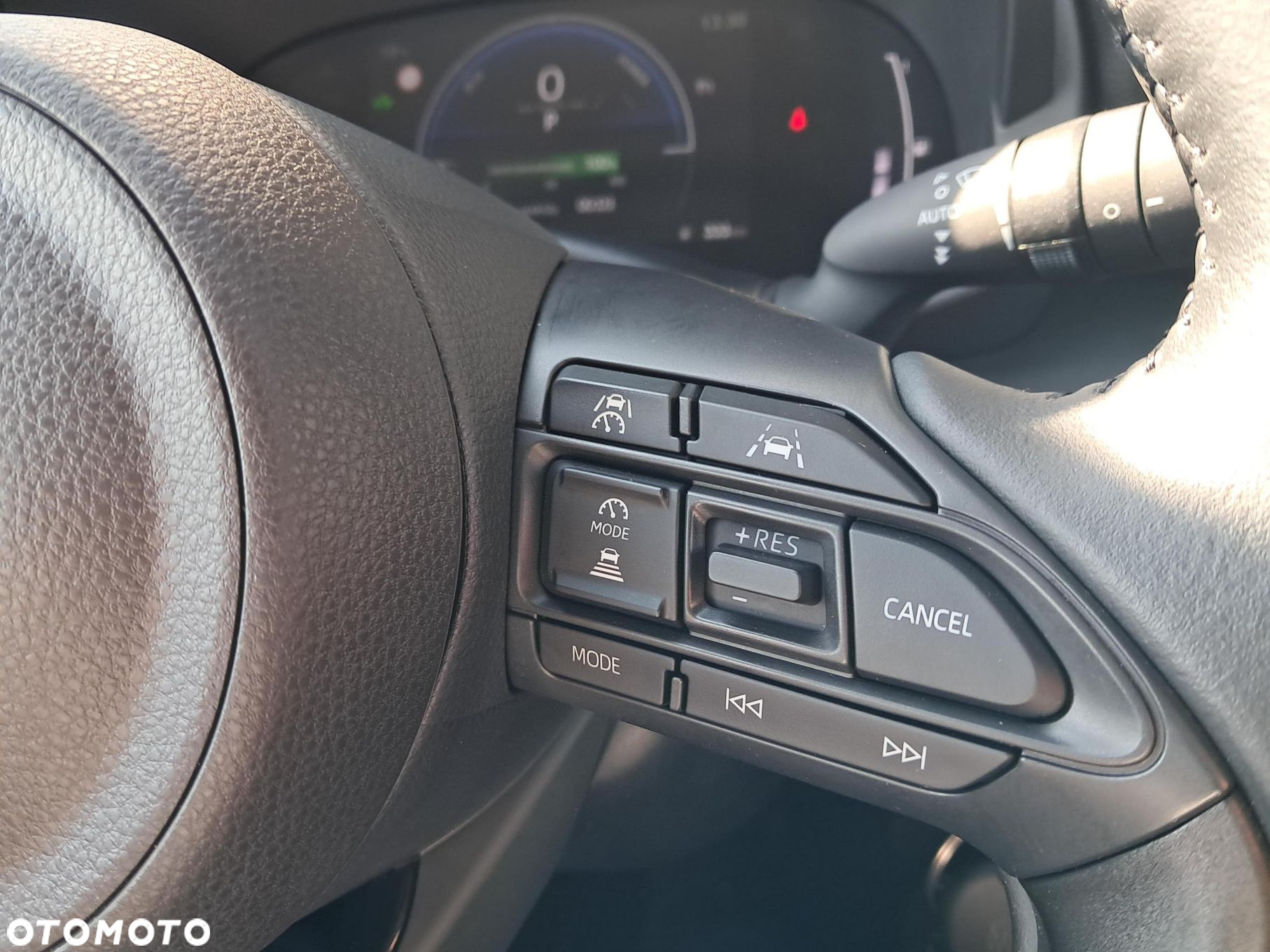 Toyota Yaris Hybrid 1.5 Style - 29
