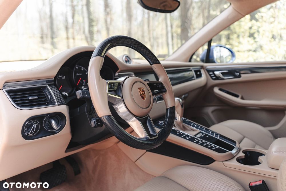Porsche Macan Turbo - 24