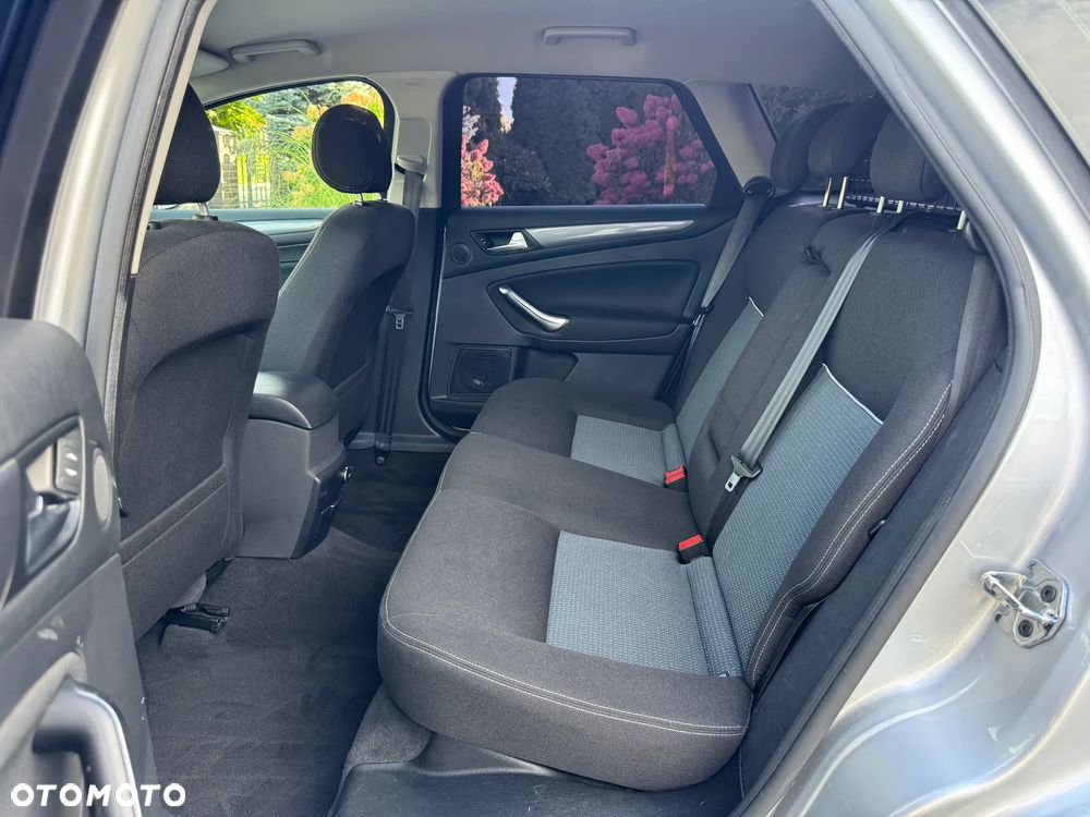 Ford Mondeo 2.0 TDCi Business Edition - 28