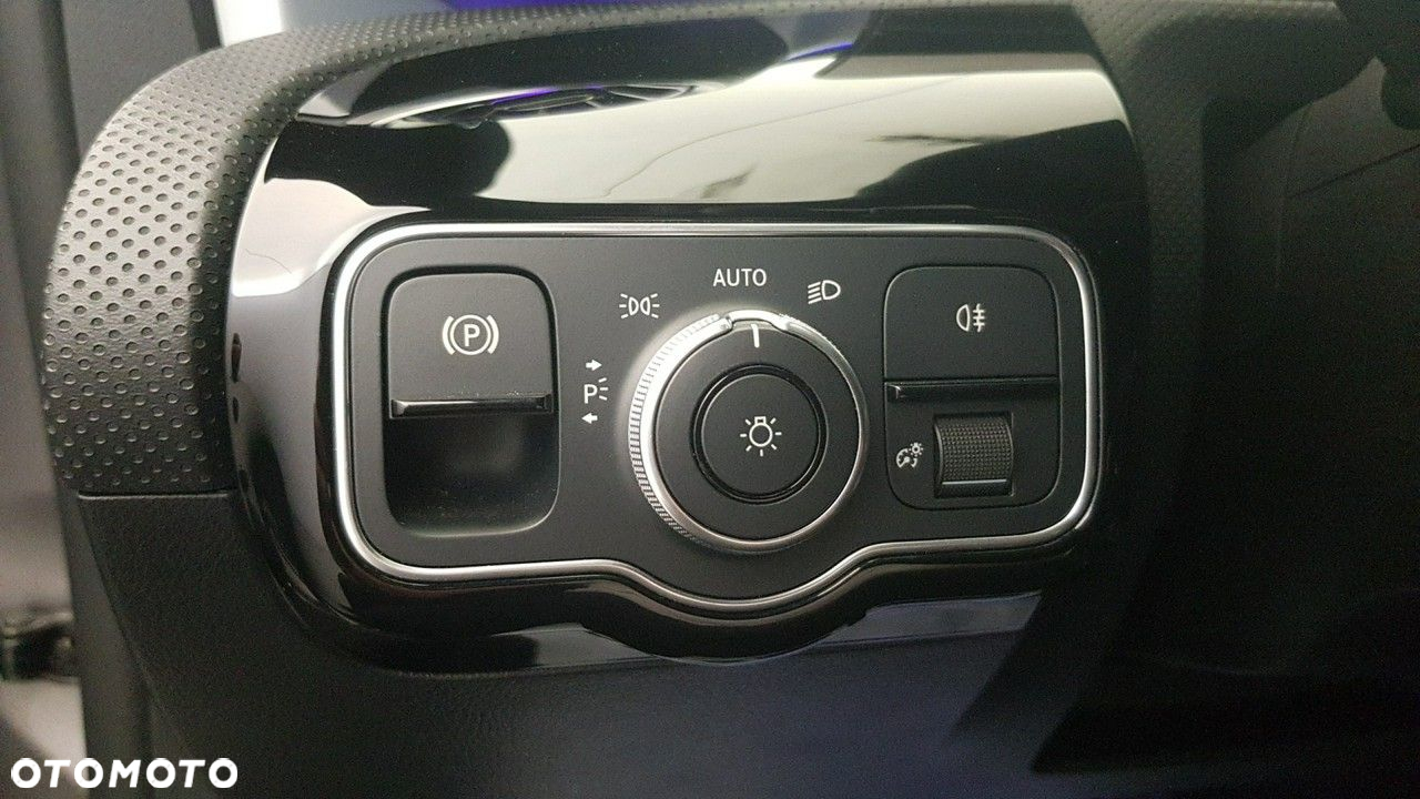 Mercedes-Benz CLA - 25
