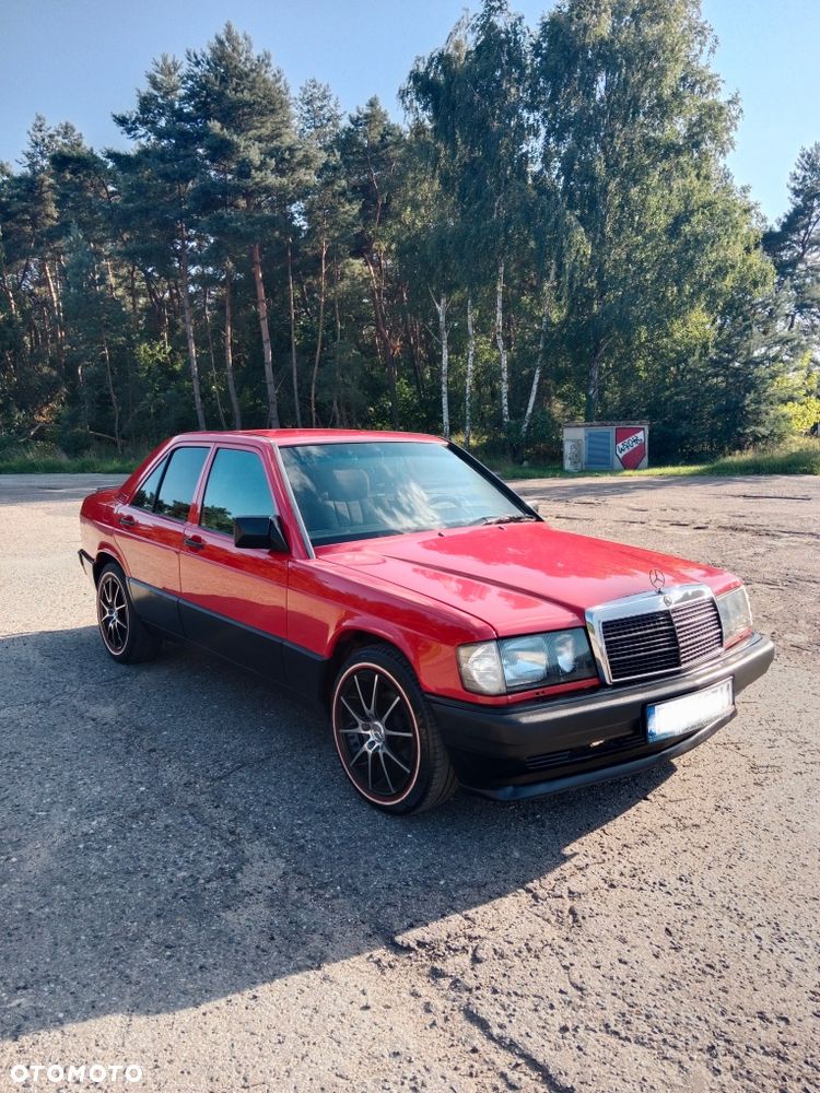 Mercedes-Benz W201 (190) - 1