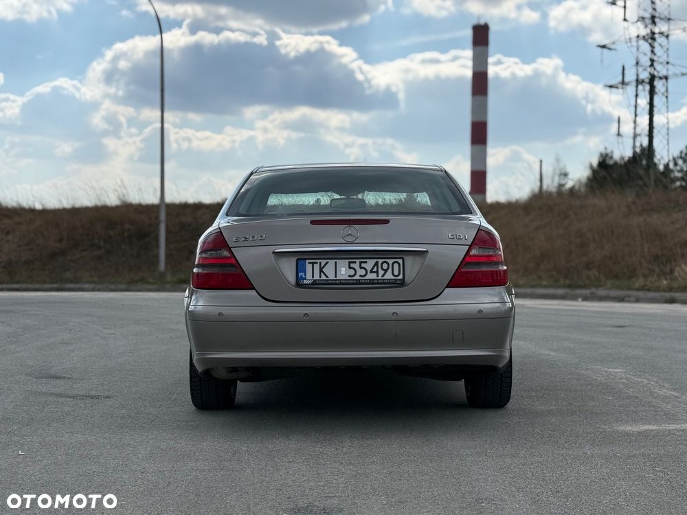 Mercedes-Benz Klasa E - 9
