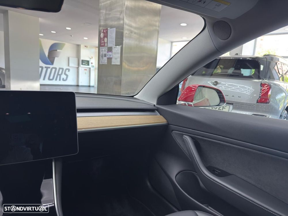 Tesla Model 3 - 23