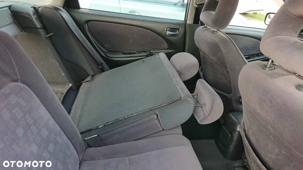 Toyota Avensis 2.0 D-4D Sol - 23