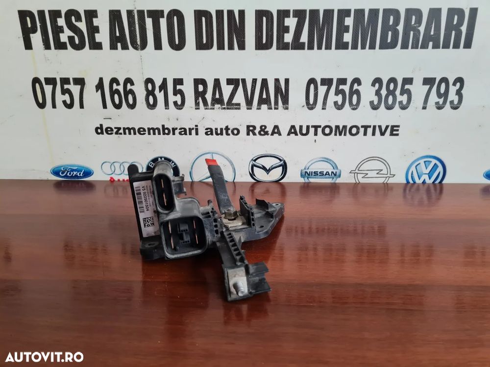 Modul Distribuitor Repartitor Curent Bmw F20 F21 F22 F23 F30 F31 F32 F34 F36 F80 Etc. Cod  - Dezmem - 2
