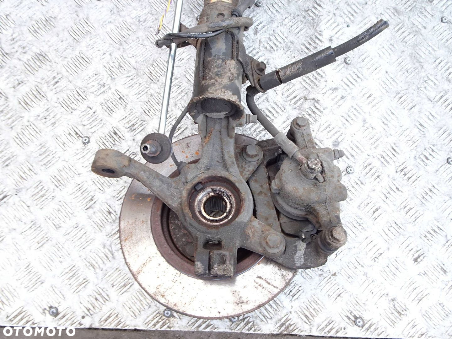 Zwrotnica kolumna LEWA Ford Fiesta MK7 1.4 TDCI - 6