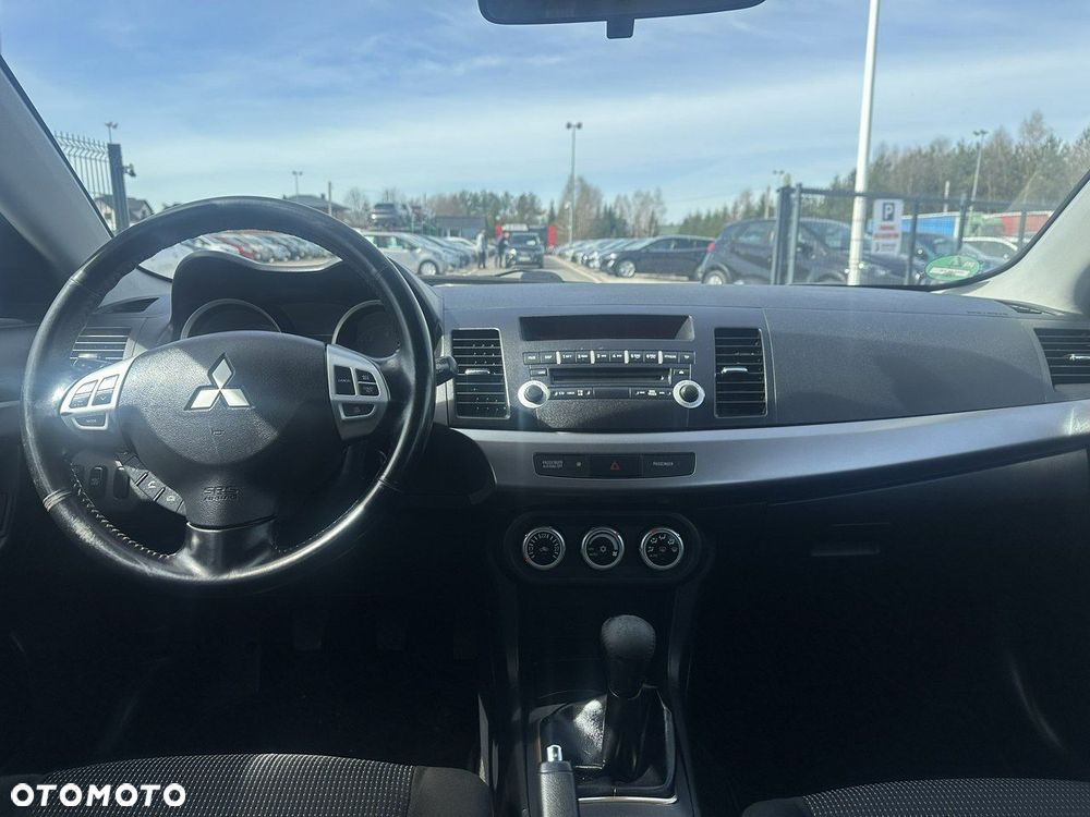 Mitsubishi Lancer - 12
