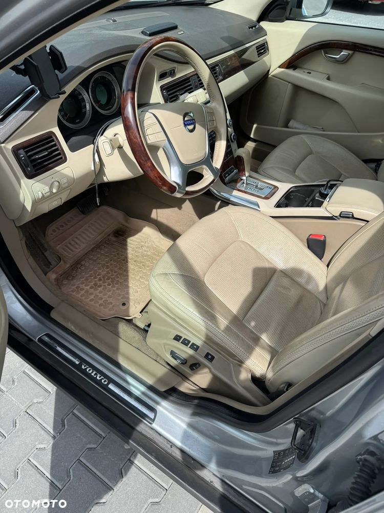 Volvo XC 70 - 2