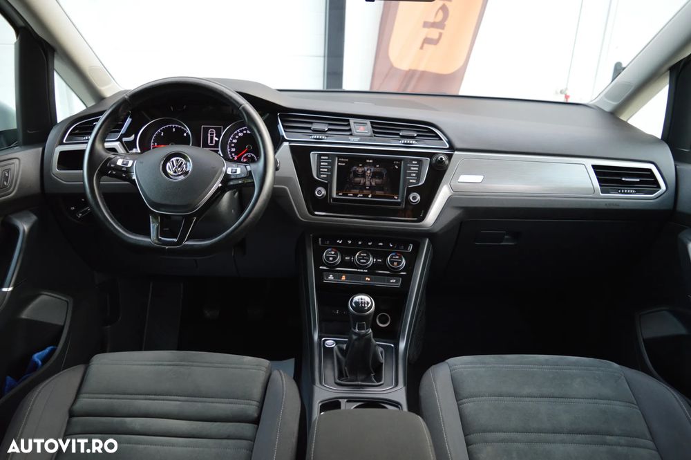Volkswagen Touran 2.0 TDI SCR Highline - 7