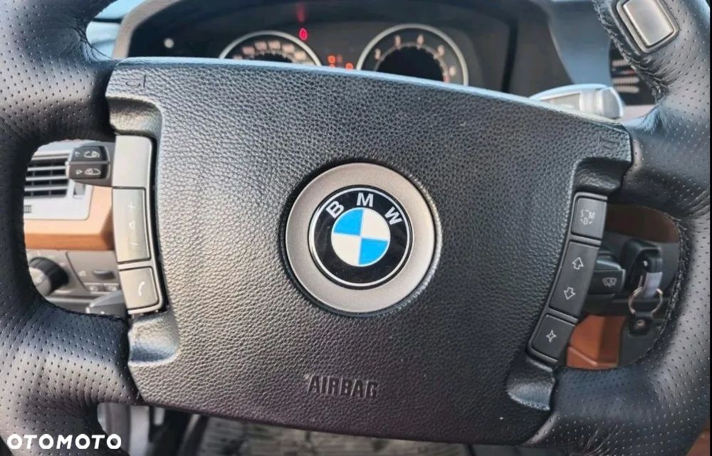 BMW Seria 7 735i - 8