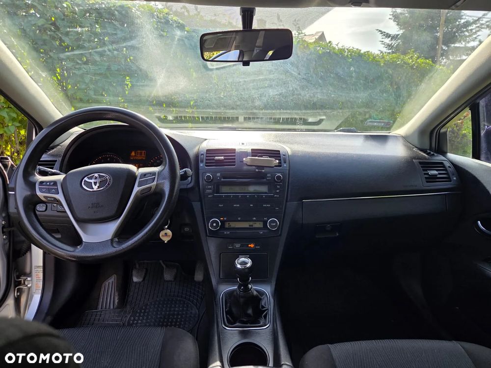 Toyota Avensis - 12