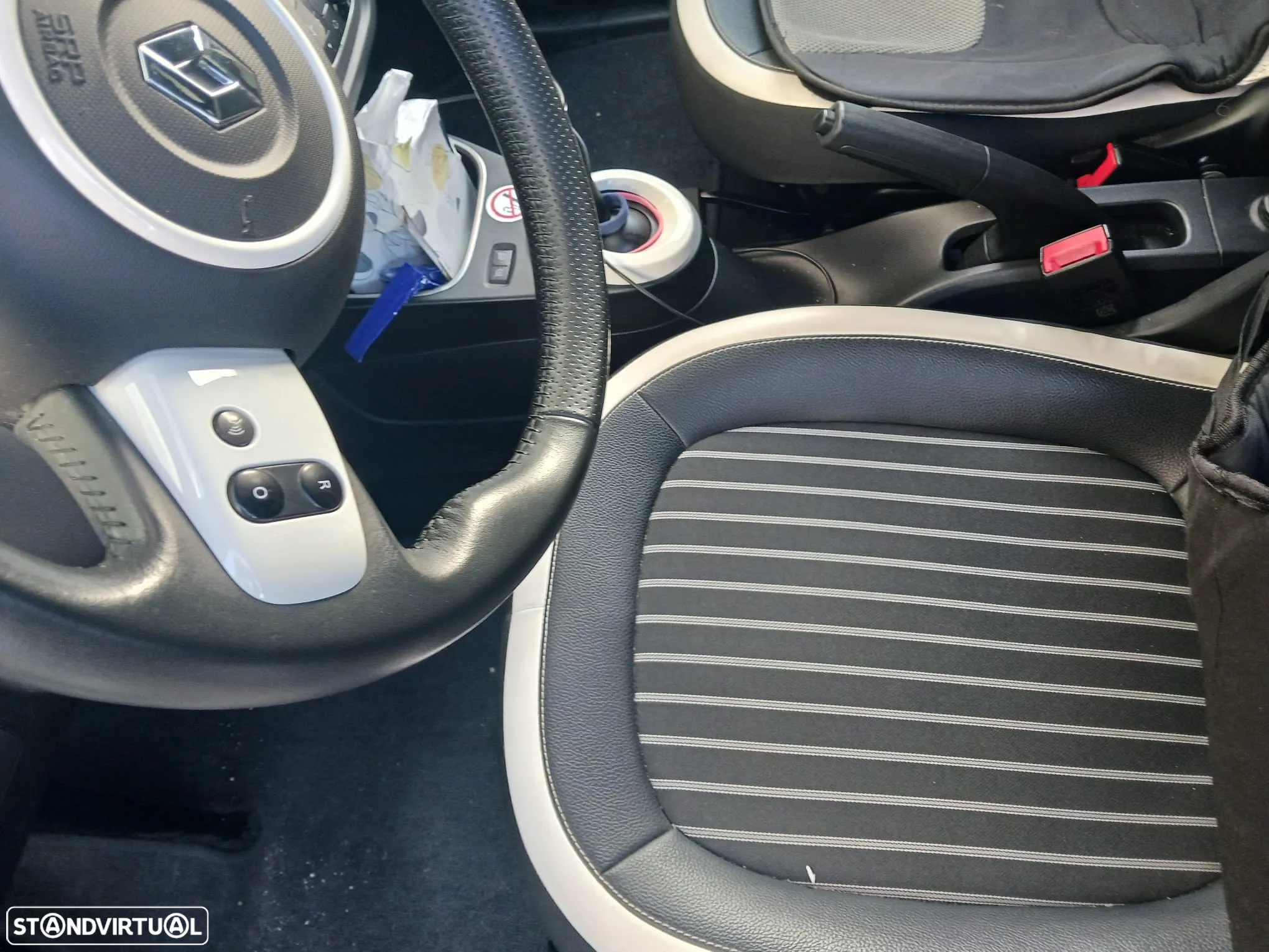 Renault Twingo Z.E. 22 Intens - 13