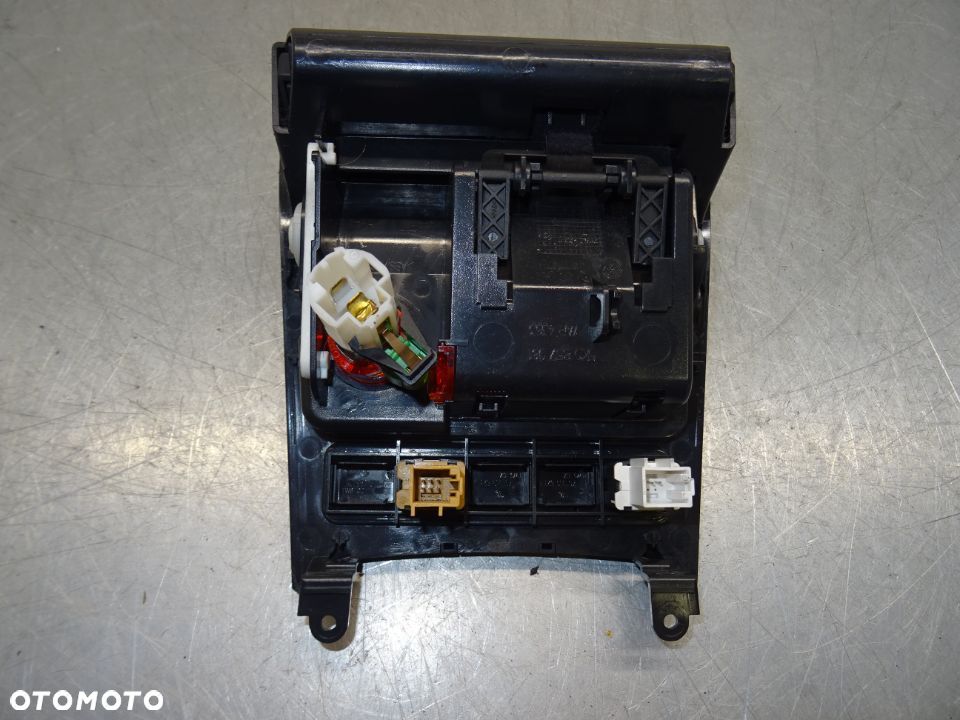 VW GOLF VI 08-16 1.2TSI POPIELNICZKA SCHOWEK 5K0857961 - 4