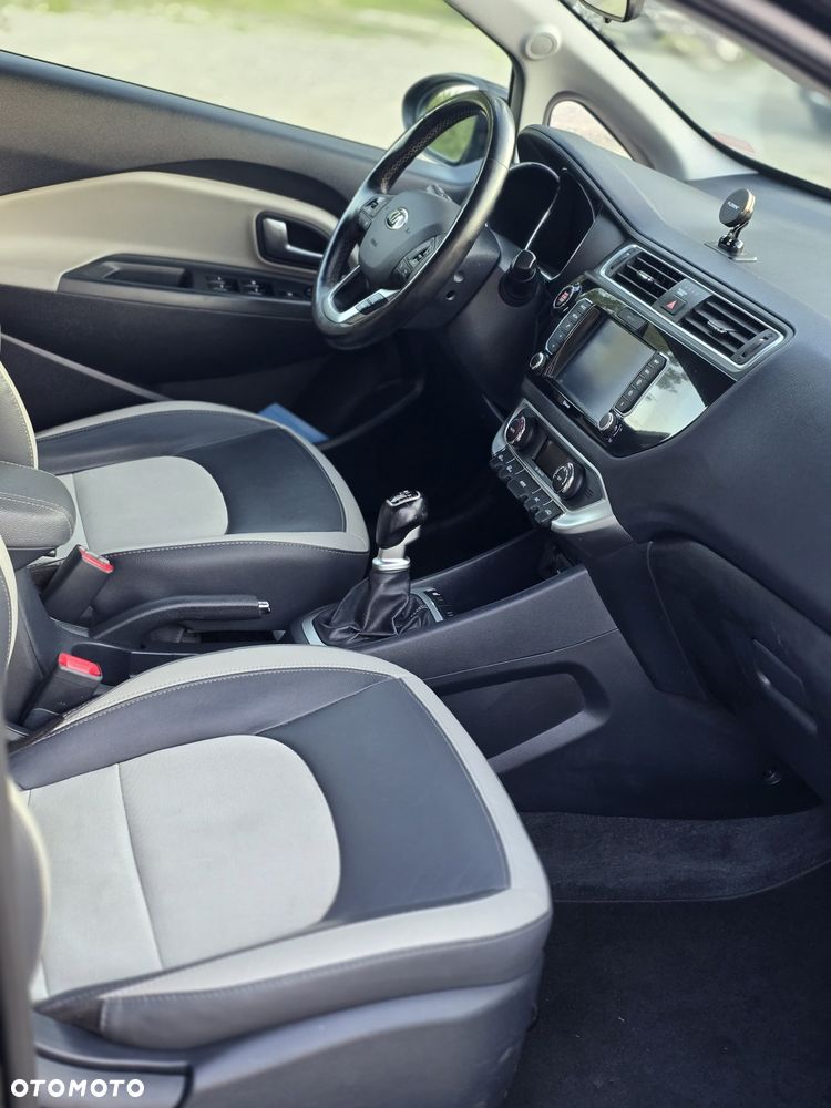 Kia Rio - 7