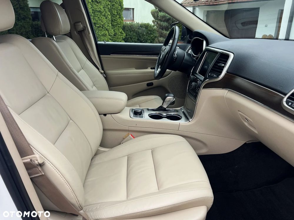 Jeep Grand Cherokee - 11