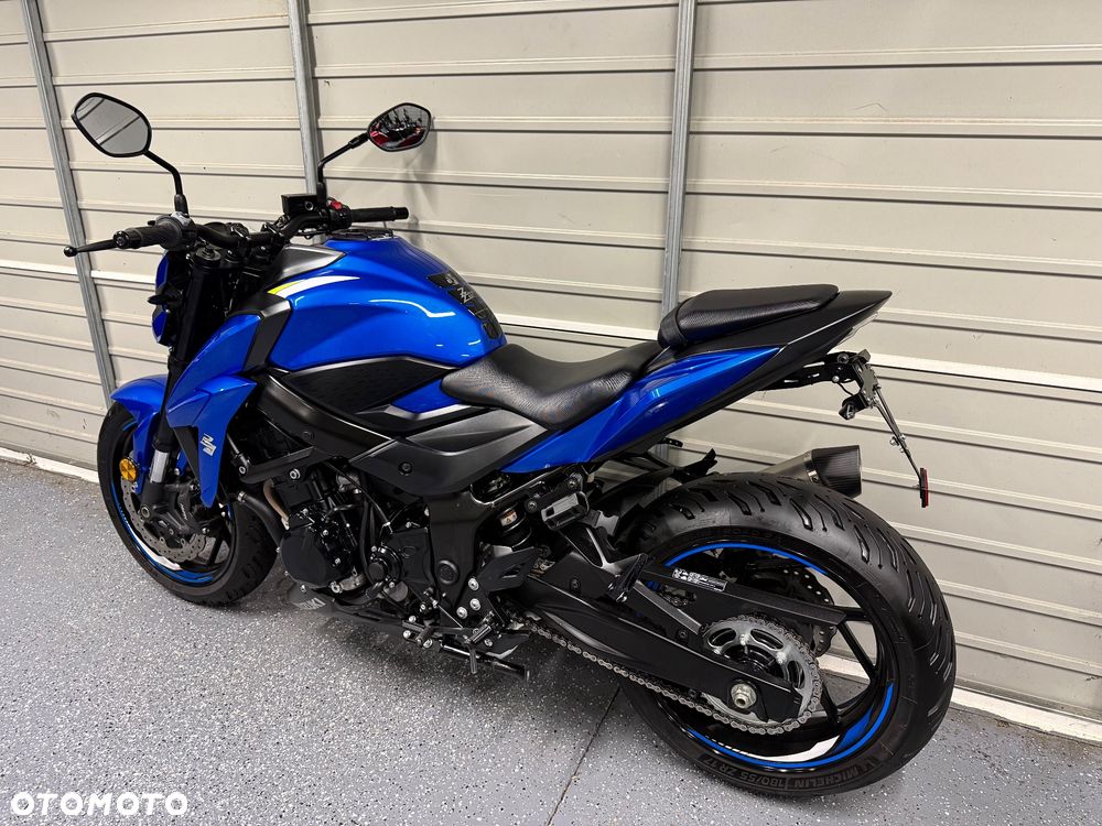 Suzuki GSX - 14