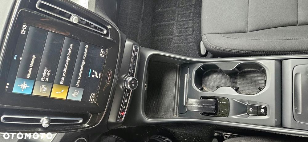 Volvo XC 40 B4 Ultimate Dark - 28