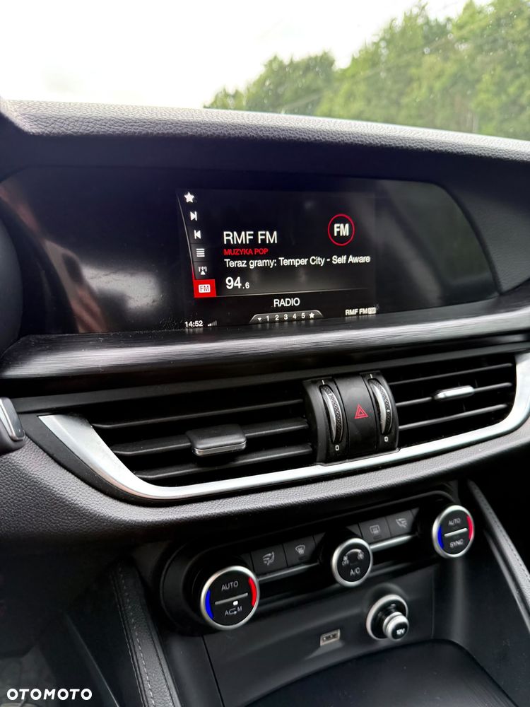 Alfa Romeo Stelvio - 10