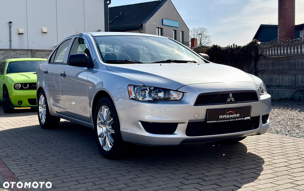 Mitsubishi Lancer 1.5 - 9