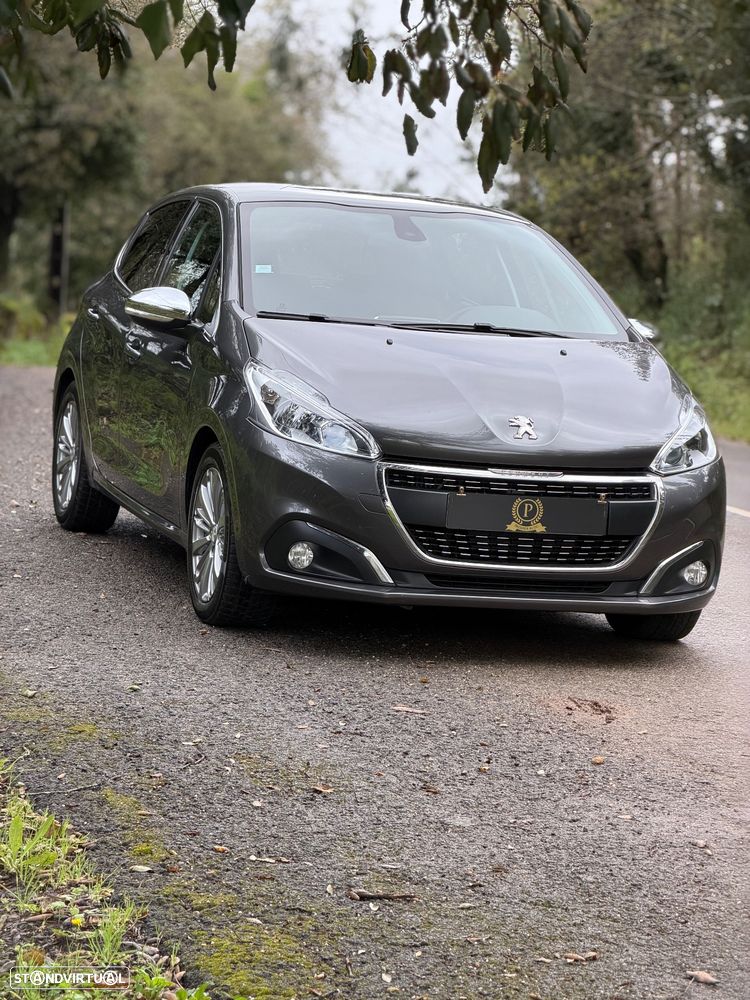 Peugeot 208 1.2 VTi Allure Auto - 4