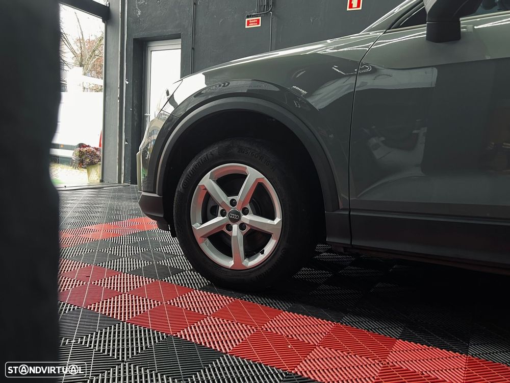 Audi Q2 1.6 TDI Design - 9