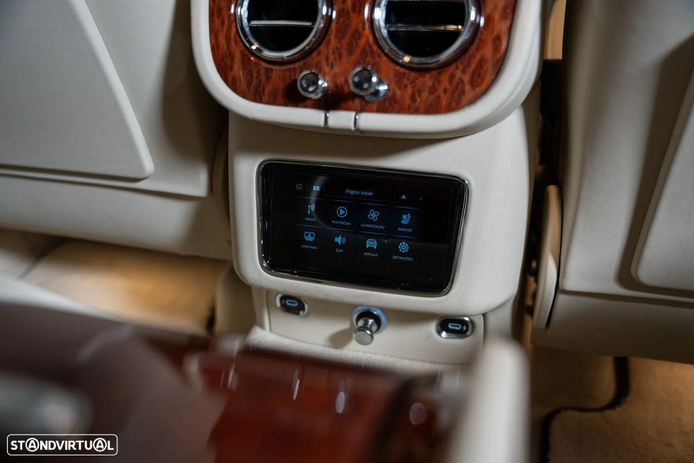 Bentley Bentayga Hybrid - 27