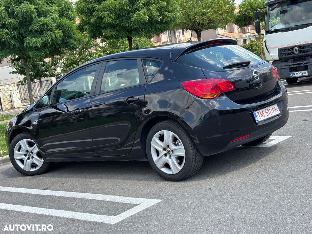 Opel Astra 1.7 CDTi Cosmo - 10