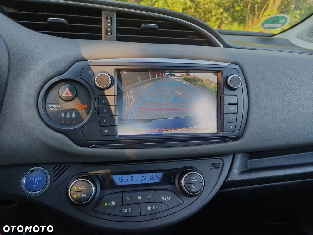Toyota Yaris 1.5 VVT-i Comfort mit Design Paket - 26