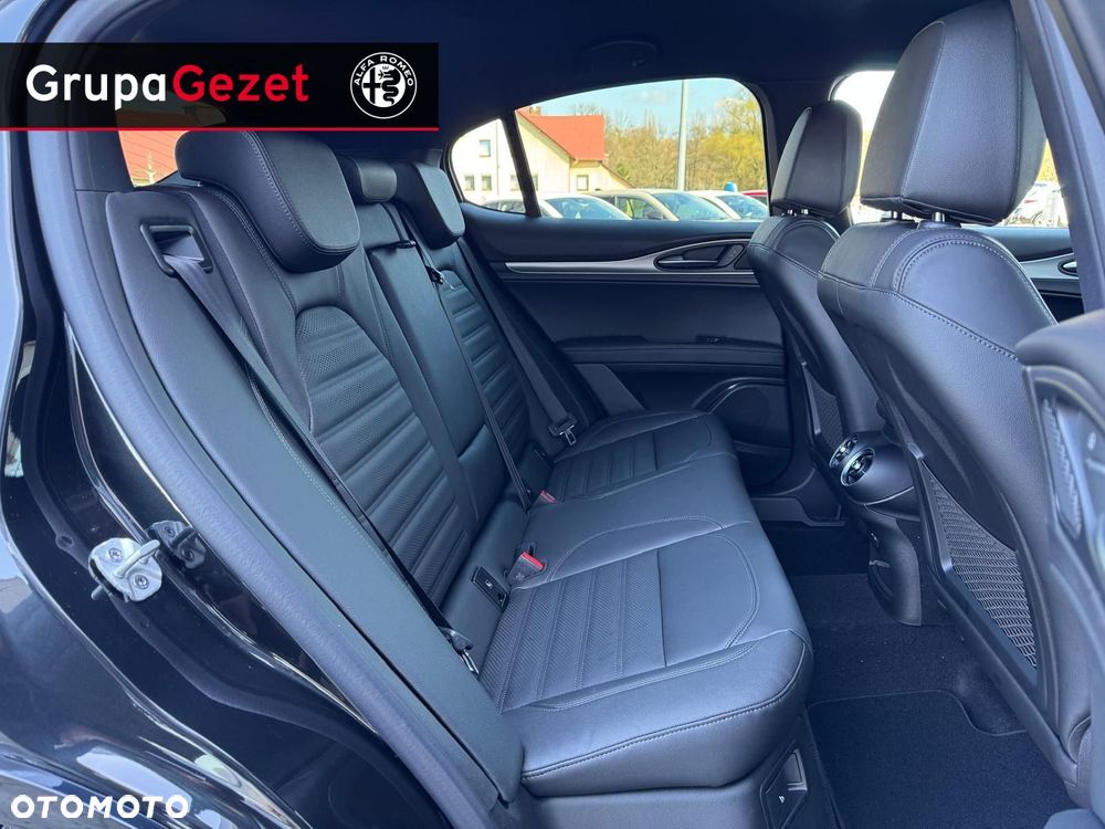 Alfa Romeo Stelvio - 15