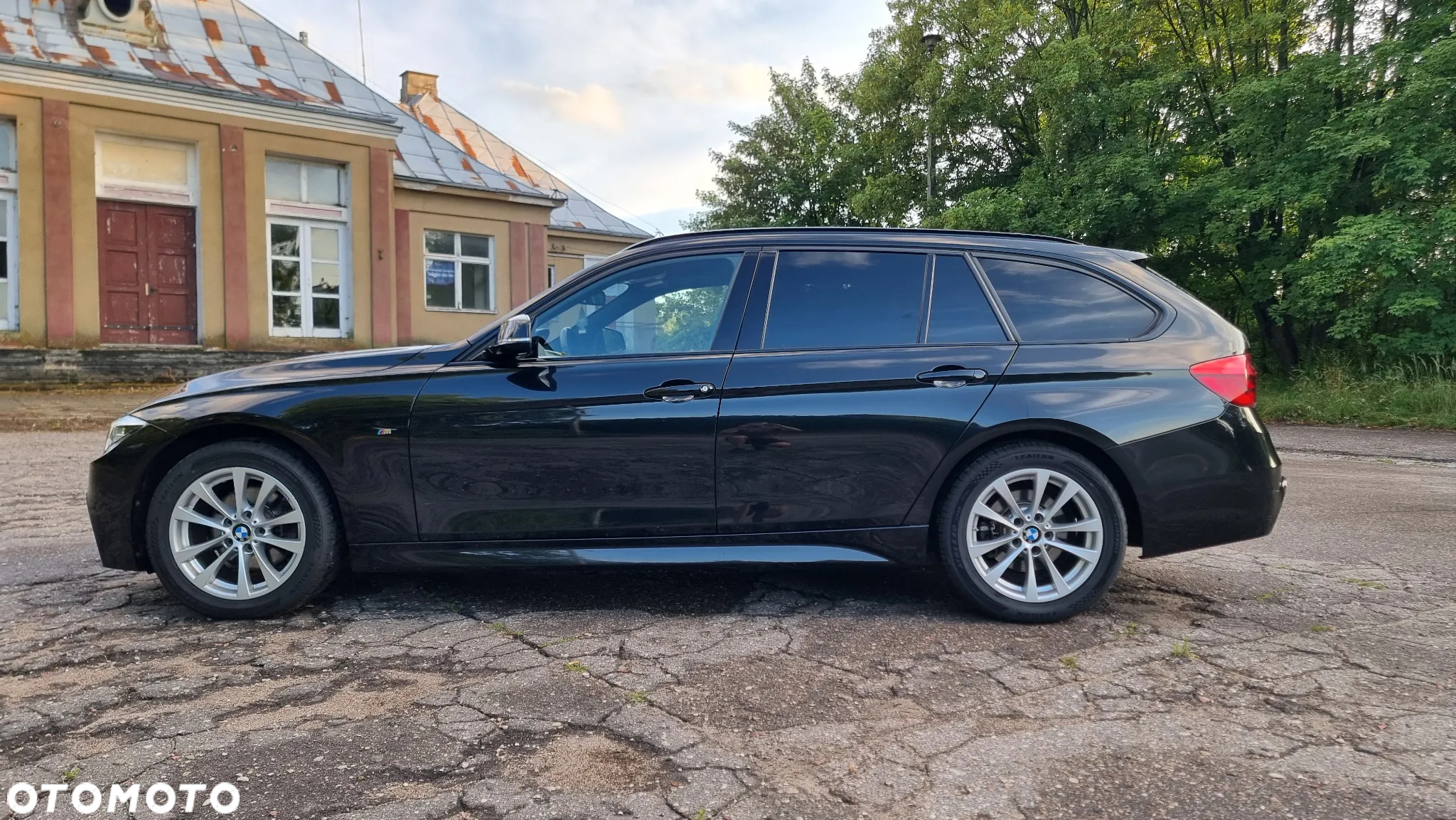 BMW Seria 3 320d Touring xDrive Edition M Sport Shadow - 9