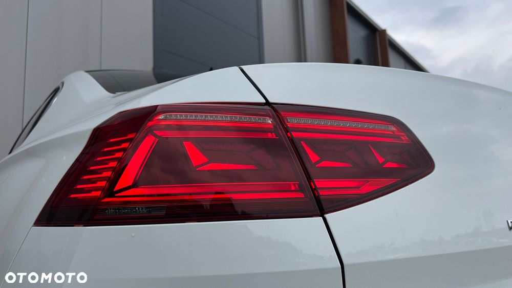 Volkswagen Passat 2.0 TSI Elegance DSG - 23