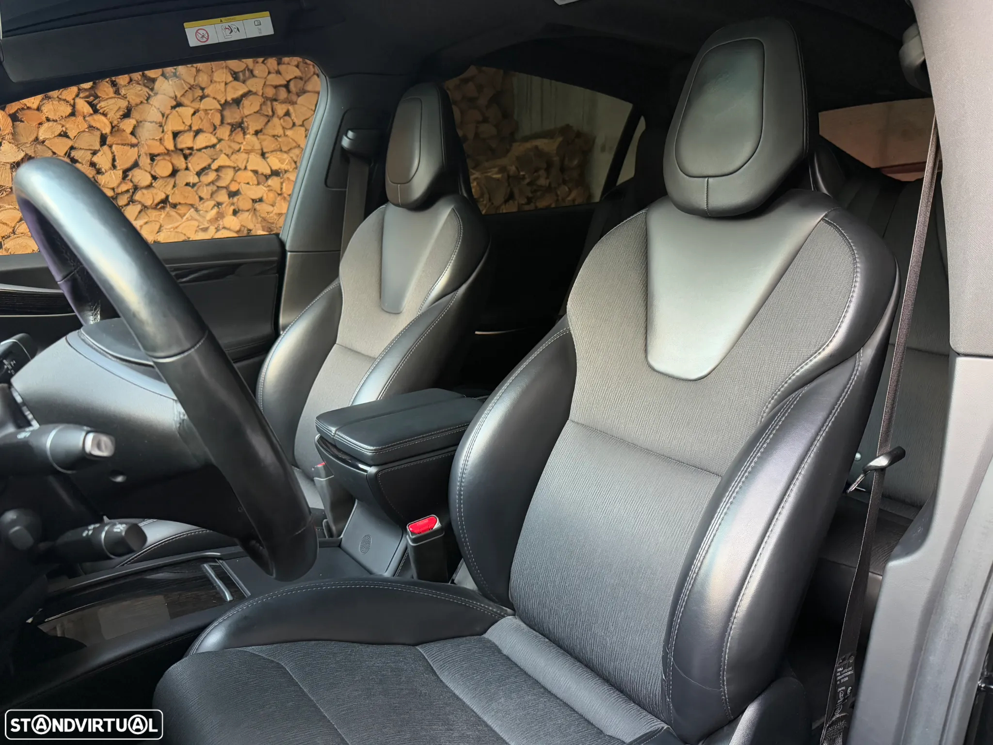 Tesla Model X - 17