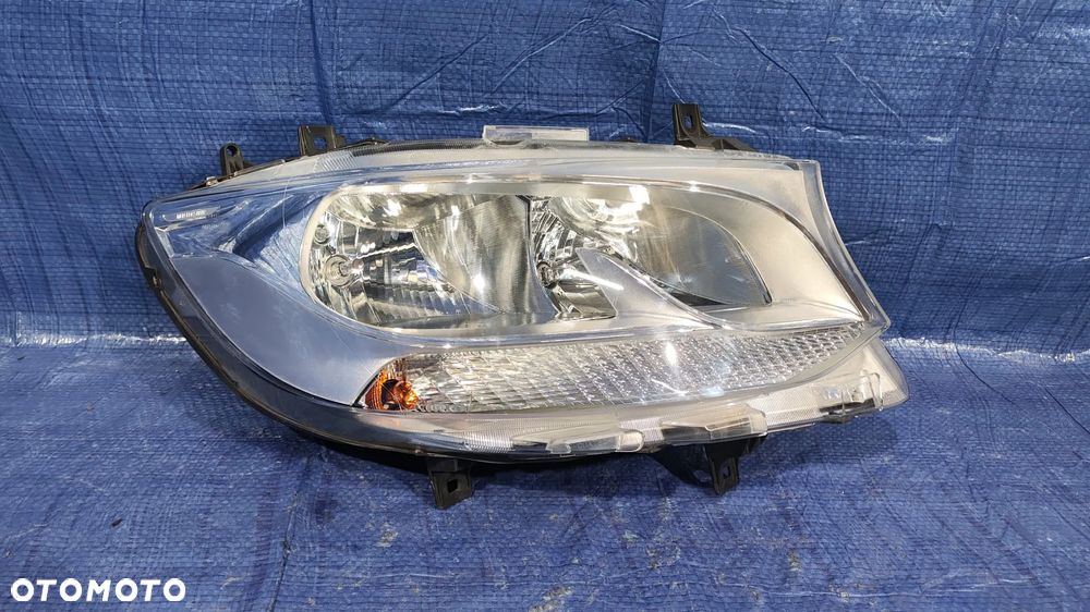 REFLEKTOR LAMPA PRAWY PRZÓD EUROPA MERCEDES SPRINTER W907 W910 18- - 1