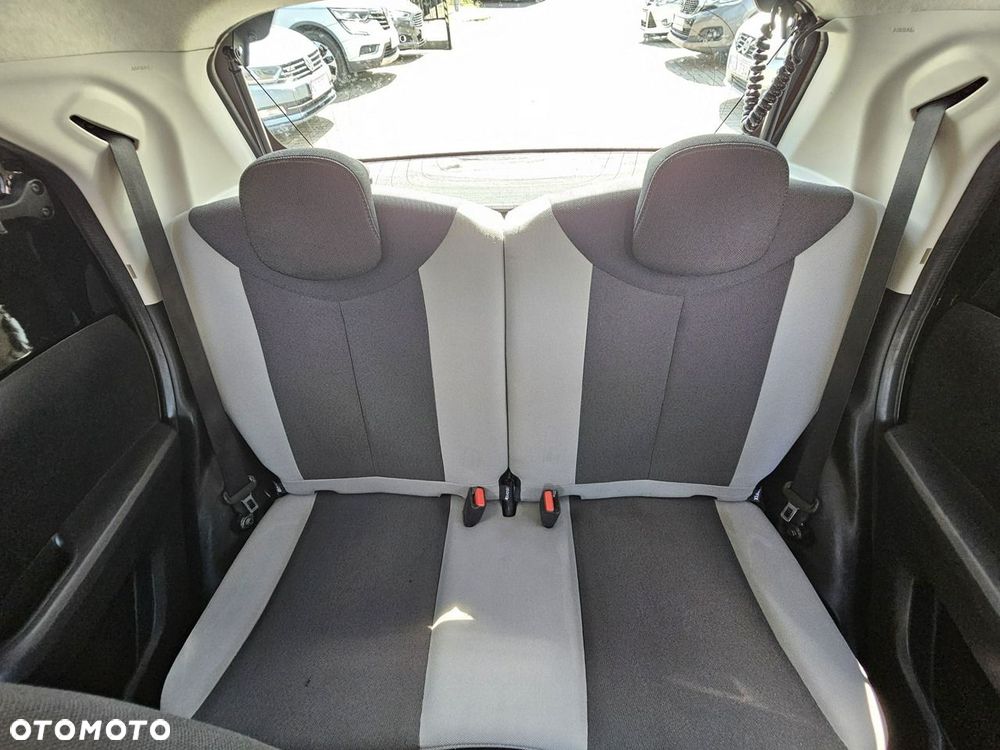 Toyota Aygo x-play touch - 17