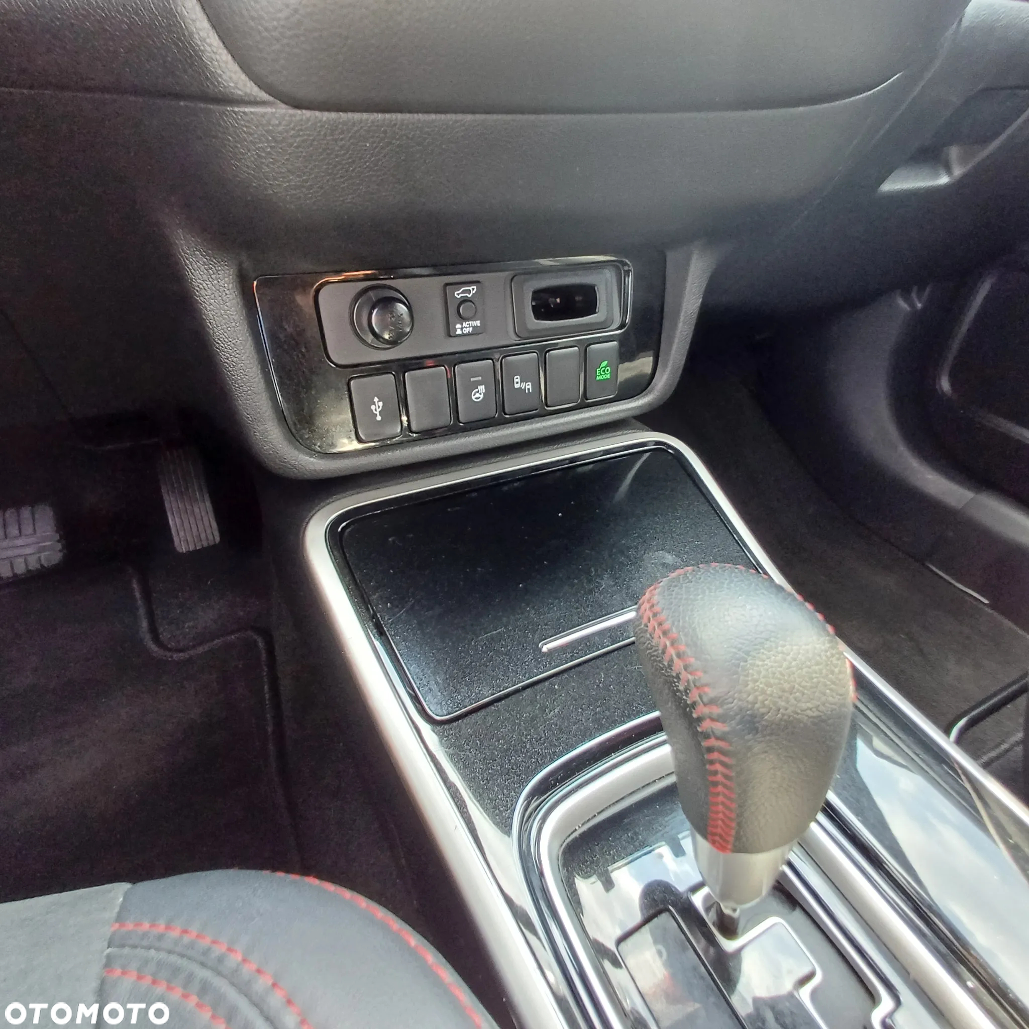 Mitsubishi Outlander - 14