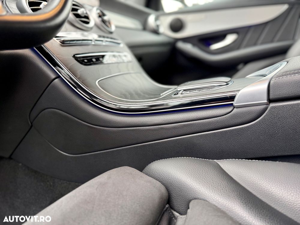 Mercedes-Benz GLC Coupe 300 de 4Matic 9G-TRONIC AMG Line - 23