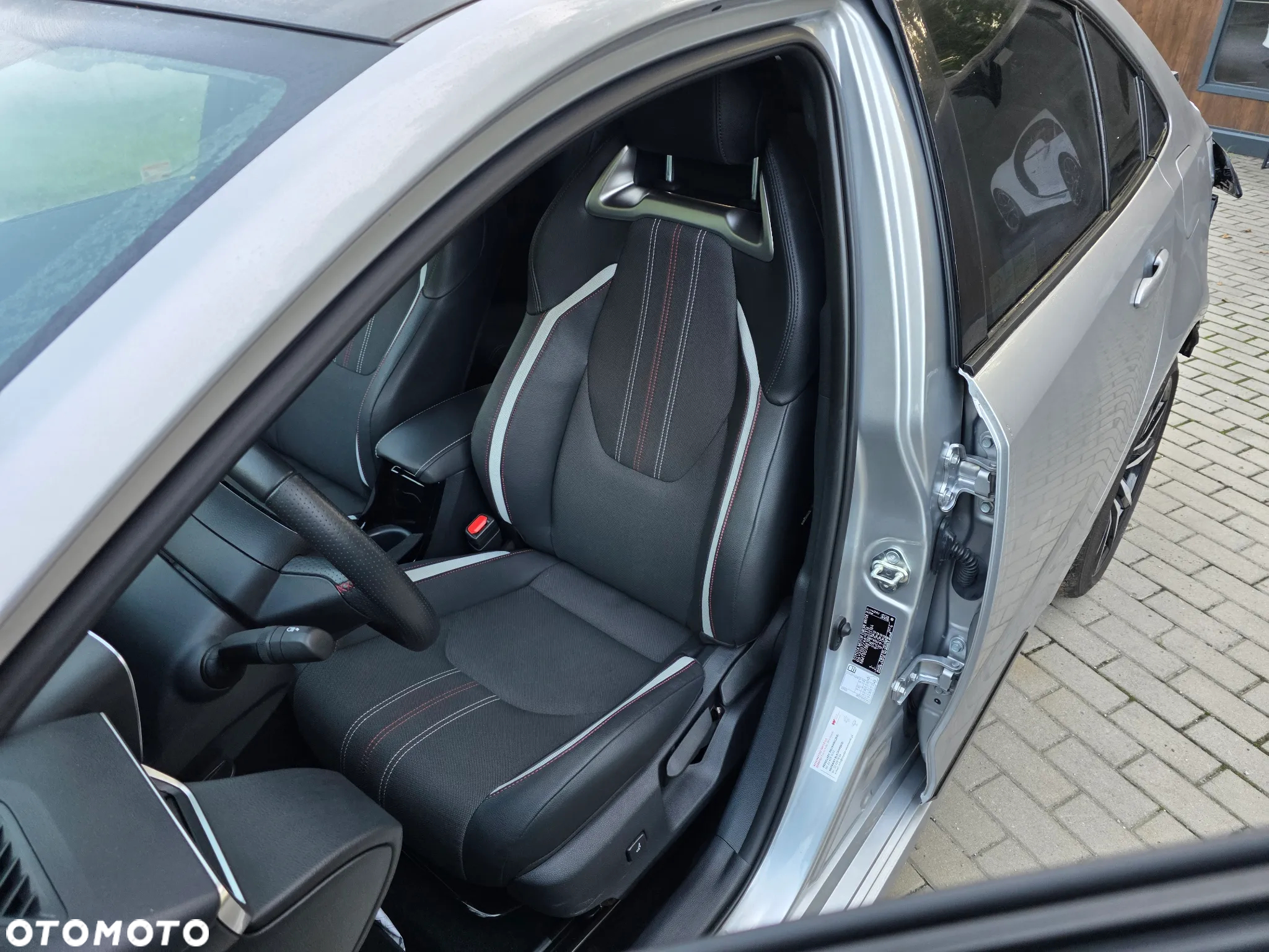 Toyota Corolla 1.8 Hybrid GPF GR Sport - 14