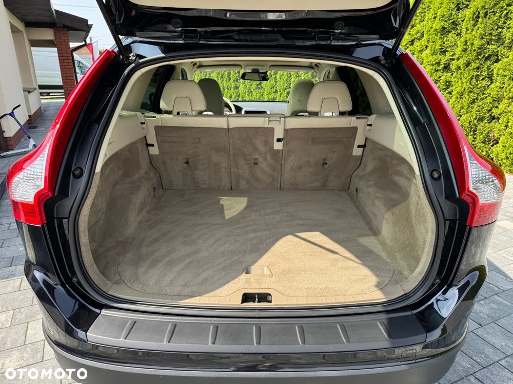 Volvo XC 60 T6 AWD Momentum - 10