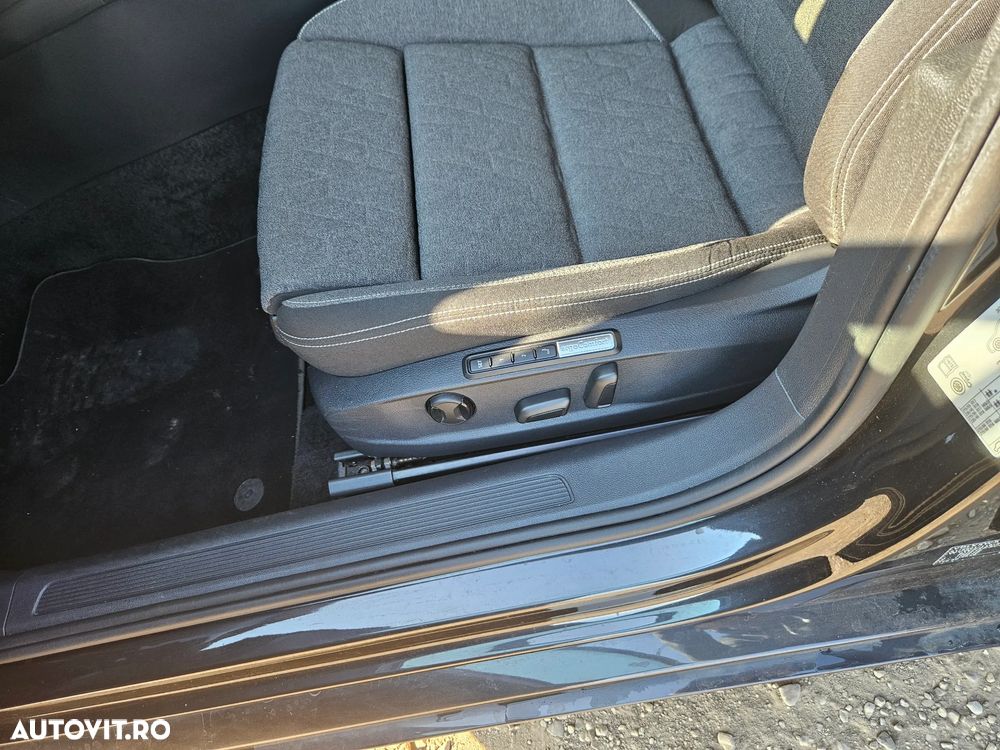 Volkswagen Passat - 8