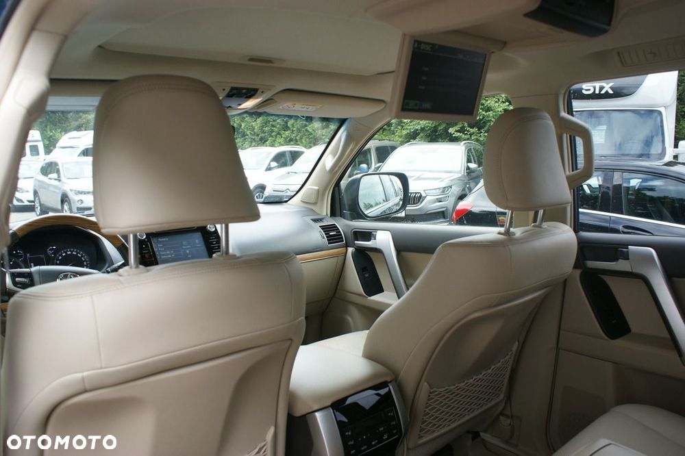 Toyota Land Cruiser - 16