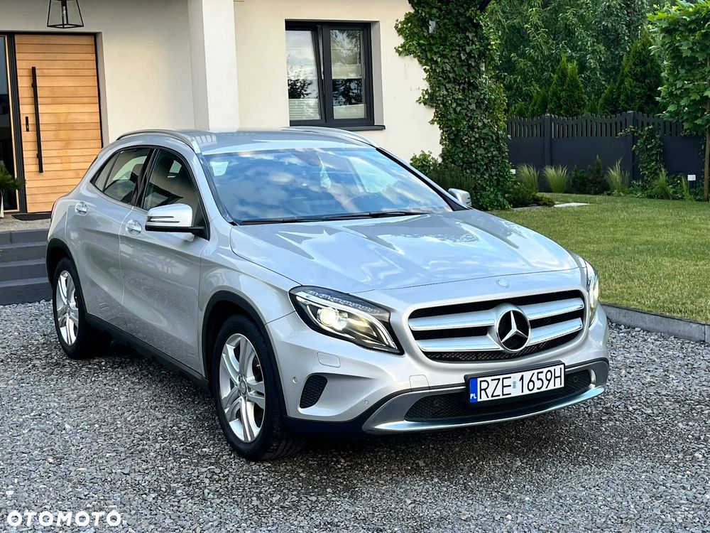 Mercedes-Benz GLA 180 - 11