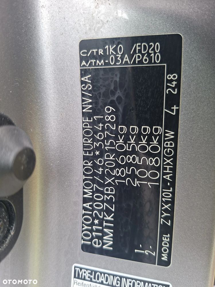 Toyota C-HR - 34