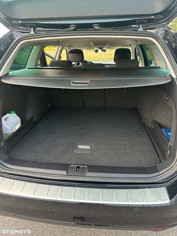 Volkswagen Passat Variant 2.0 TDI EVO Elegance DSG - 16