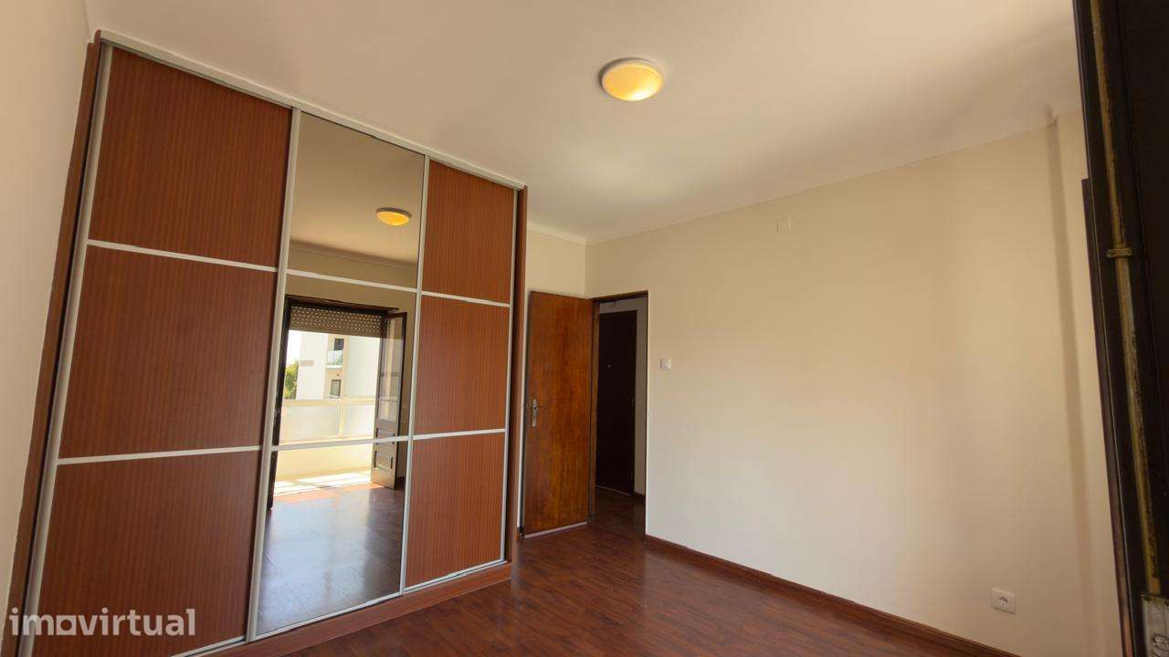 T2 - Renovado / Sotão / Cozinha Equipada - Montijo - Grande imagem: 4/11