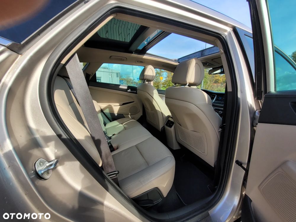 Hyundai Tucson 2.0 CRDI 2WD Style - 23